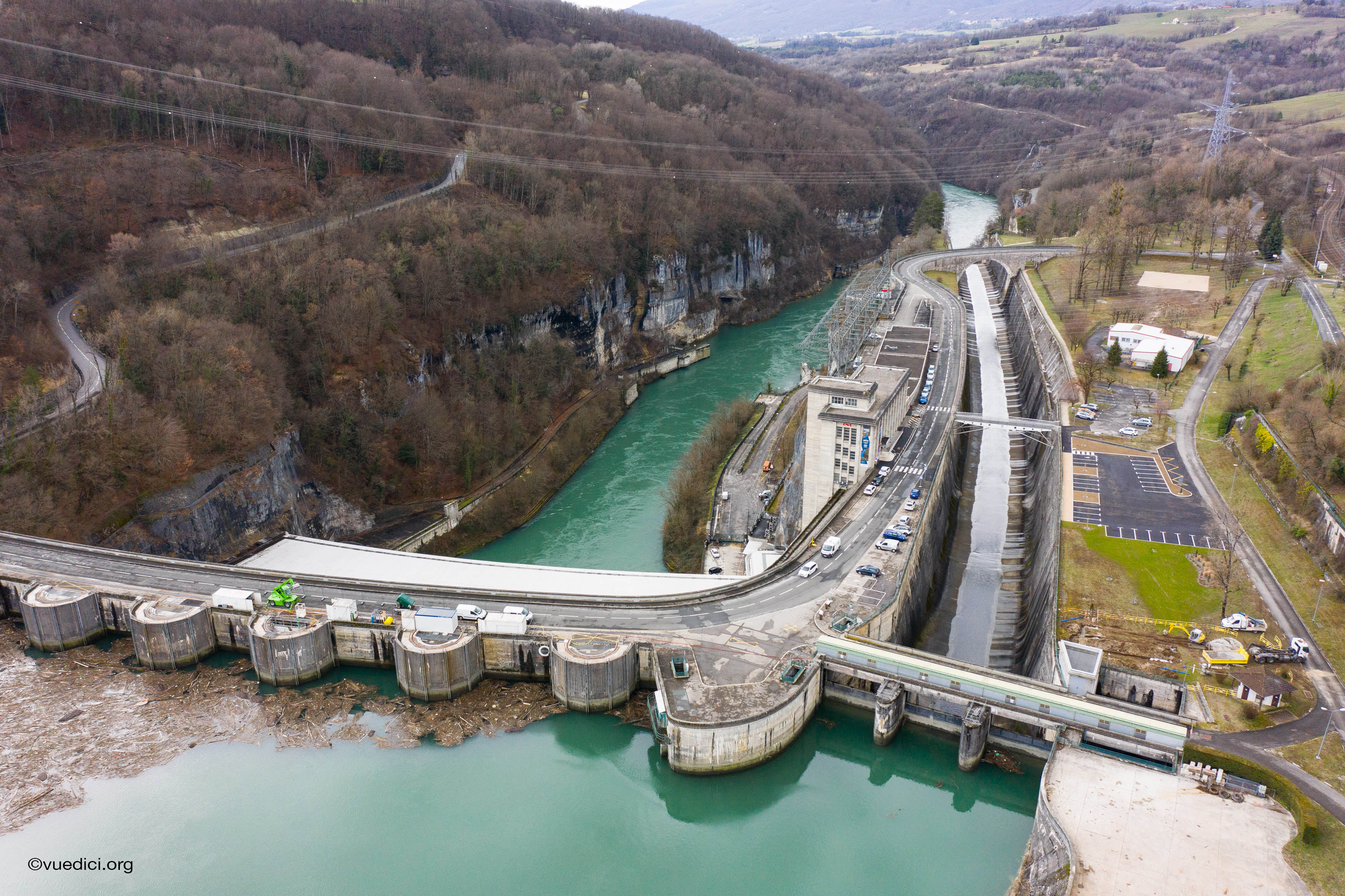 Lire la suite à propos de l’article Opération de nettoyage au barrage de Genissiat (01)
